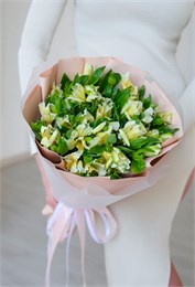 9 белых альстромерий в упаковке 339957744