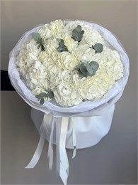 Белые гортензии с эвкалиптом в упаковке (11шт) 39009099