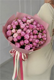 Кустовые розы Леди Бомбастик в розовой упаковке (35шт) 624