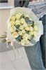 Белые розы Кения 40см с эвкалиптом (25шт) 89098332555 в Туле
