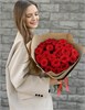 Красные розы 40см в крафтовой упаковке (21шт) 530 в Туле
