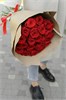 Красные розы 40см в крафтовой упаковке (21шт) 530 в Туле